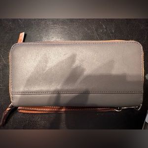 Dooney & Bourke clutch